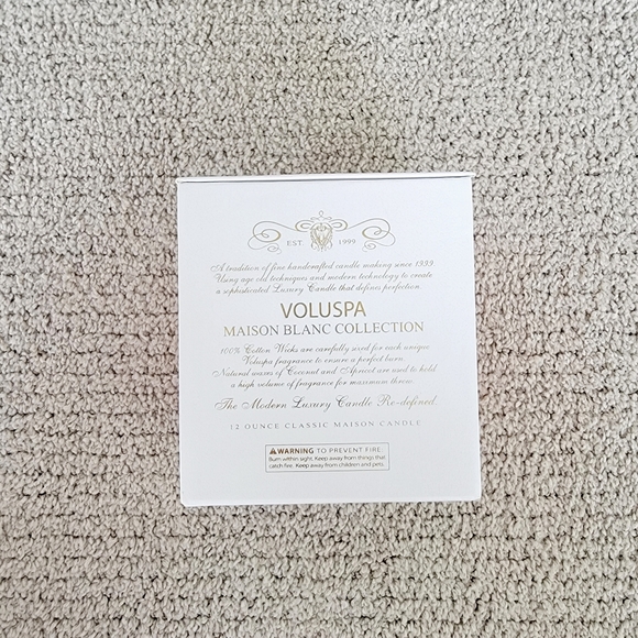 Voluspa candle - Picture 3 of 6